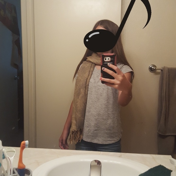 scarf - Picture 4 of 4